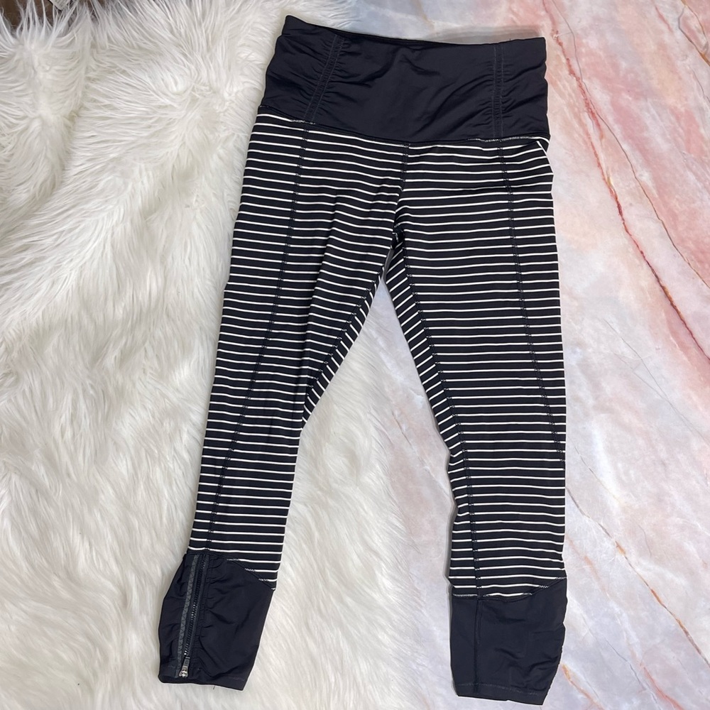 LULULEMON Runday Crop SIZE 4